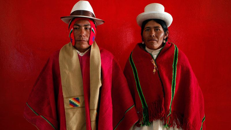 Illustration for article titled 350 Couples Married In Colorful Bolivian Mass Wedding